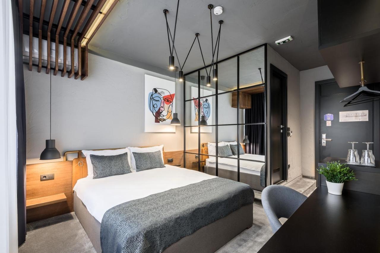 7 Rooms Suites Belgrado Exterior foto