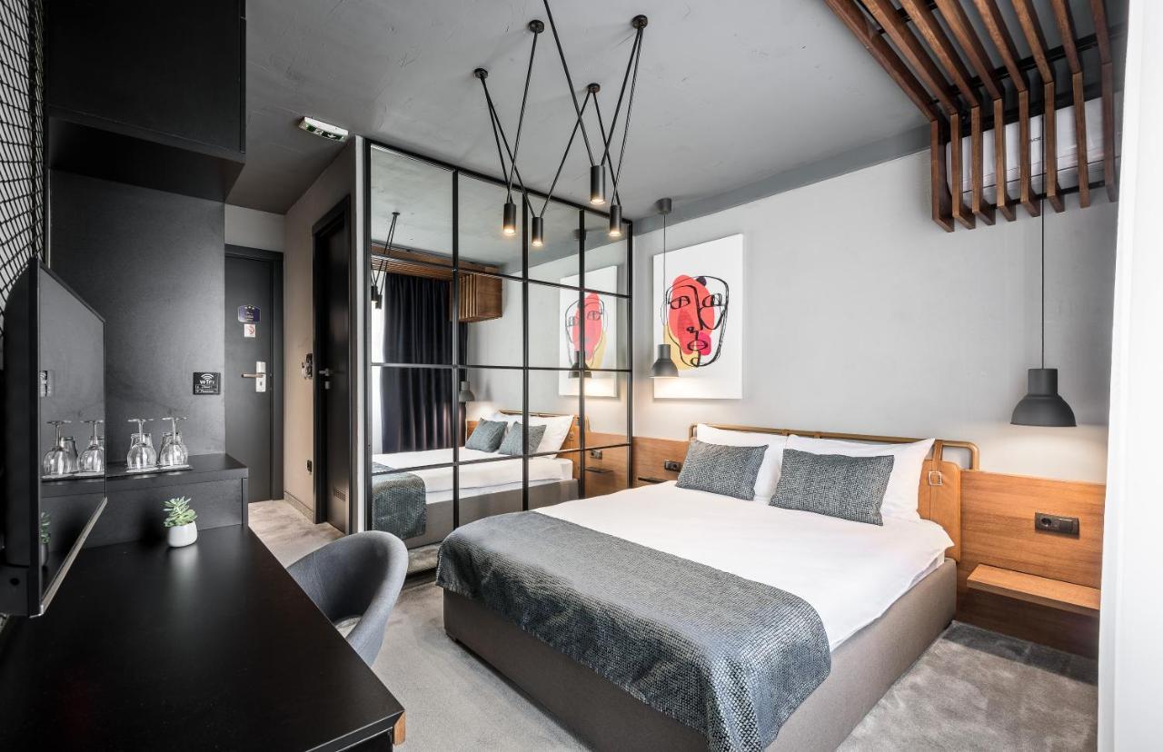 7 Rooms Suites Belgrado Exterior foto